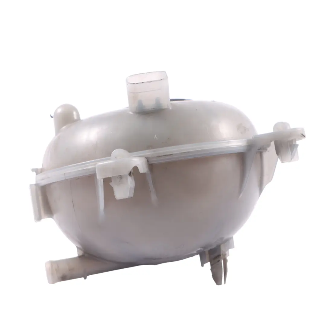 Refrigerante motor Botella depósito expansión agua para Audi A3 8V con número de pieza 5Q0121407A Audi A3 8V Refrigerante motor Botella depósito expansión agua - SKU 5Q0121407A - Número de pieza 5Q0121407A