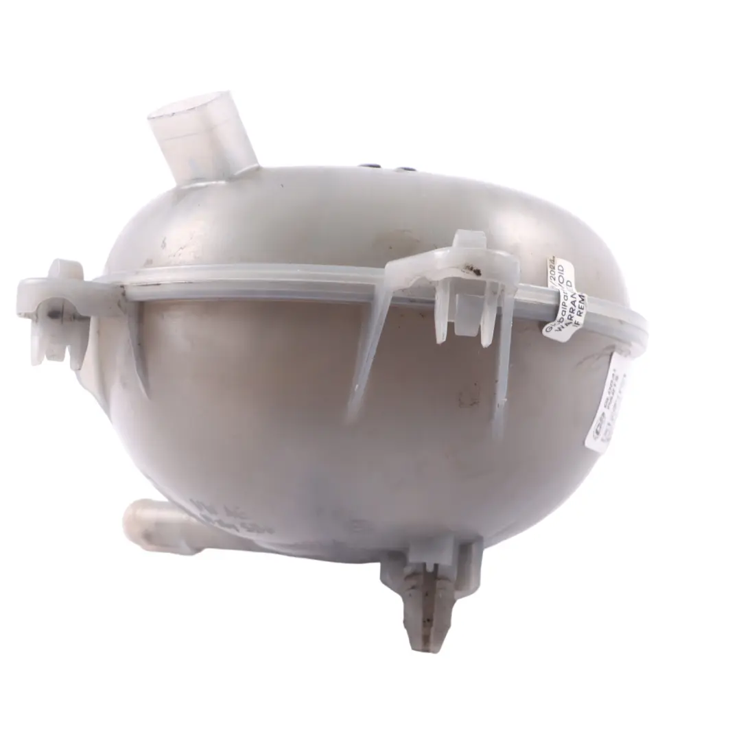 Refrigerante motor Botella depósito expansión agua para Audi A3 8V con número de pieza 5Q0121407A Audi A3 8V Refrigerante motor Botella depósito expansión agua - SKU 5Q0121407A - Número de pieza 5Q0121407A