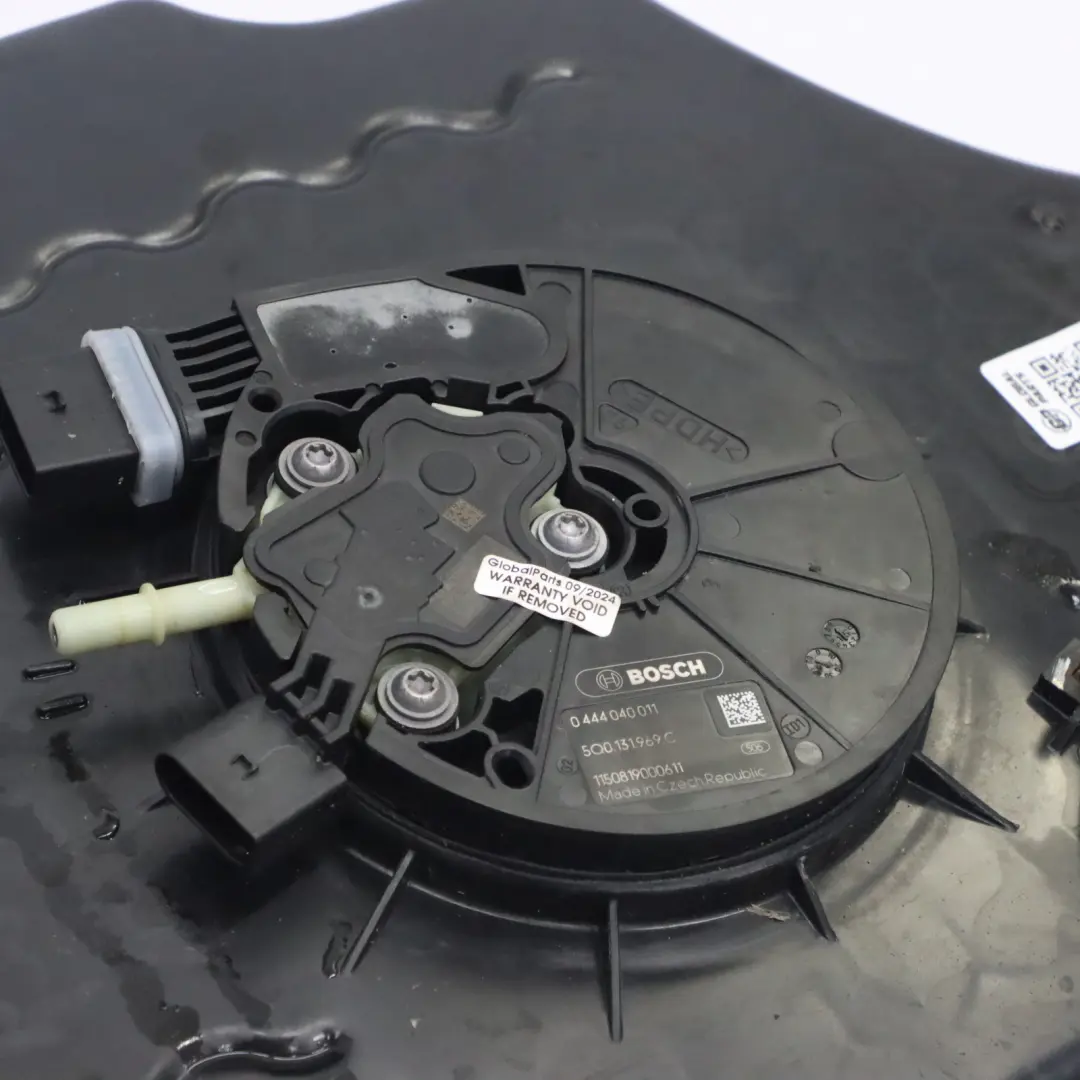 Zbiornik AdBlue Diesel do Volkswagen Golf Mk7 SCR o numerze 5Q0131969C Volkswagen Golf Mk7 SCR Zbiornik AdBlue Diesel - SKU 5Q0131969C - Numer Części 5Q0131969C