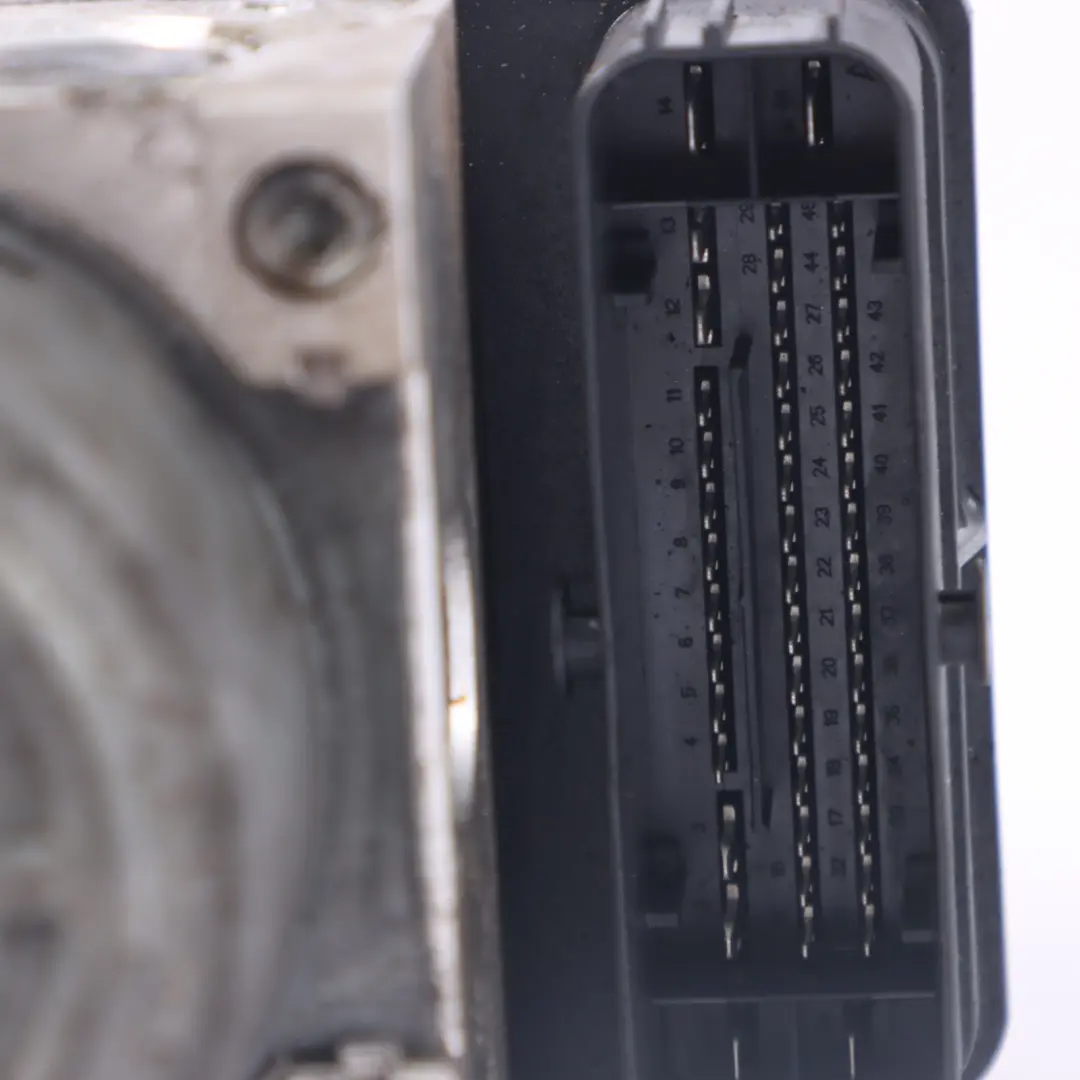 Volkswagen Golf 5G ABS Pump Hydraulic Brake Pump Control Module - SKU 5Q0614517R - Part number 5Q0614517R