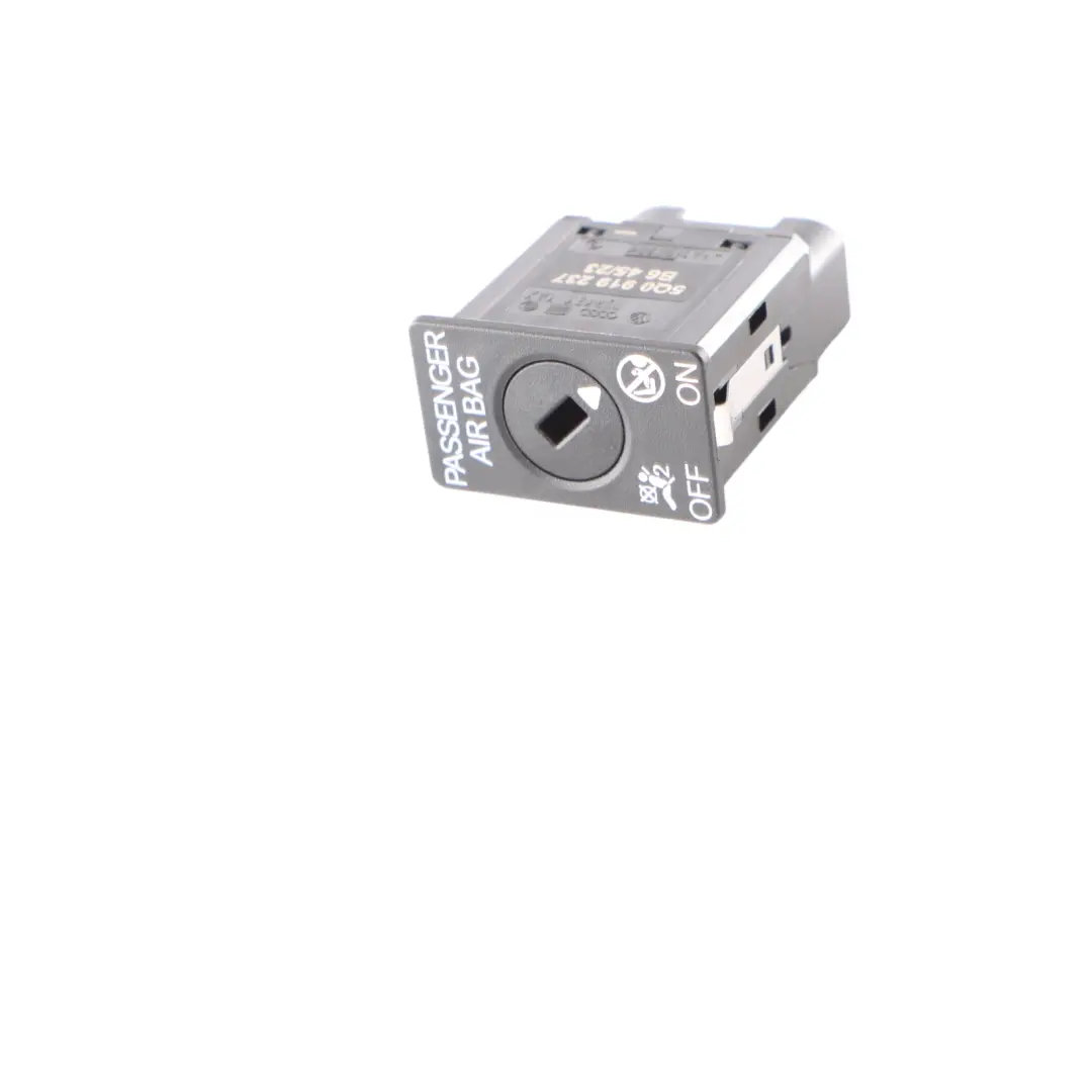 Przycisk Dezaktywacji Poduszki Powietrza Pasażera do Audi VW Golf 8 o numerze 5Q0919237 Audi VW Golf 8 Przycisk Dezaktywacji Poduszki Powietrza Pasażera - SKU 5Q0919237 - Numer Części 5Q0919237