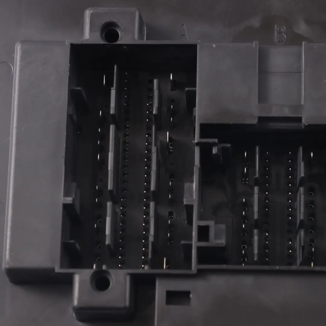 Audi A3 8V Module BCM de l'unité de contrôle de la carrosserie ECU - SKU 5Q0937084AA - Numéro de pièce 5Q0937084AA