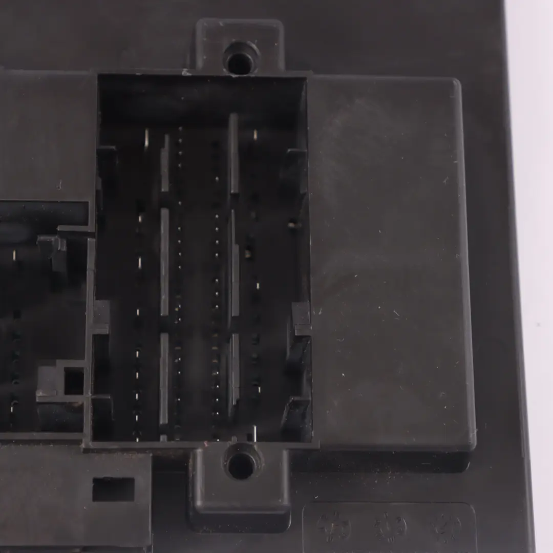 Modulo di controllo del corpo ECU per Volkswagen Golf Mk7 BCM con numero di parte 5Q0937084S Volkswagen Golf Mk7 BCM Modulo di controllo del corpo ECU - SKU 5Q0937084S - Numero di parte 5Q0937084S