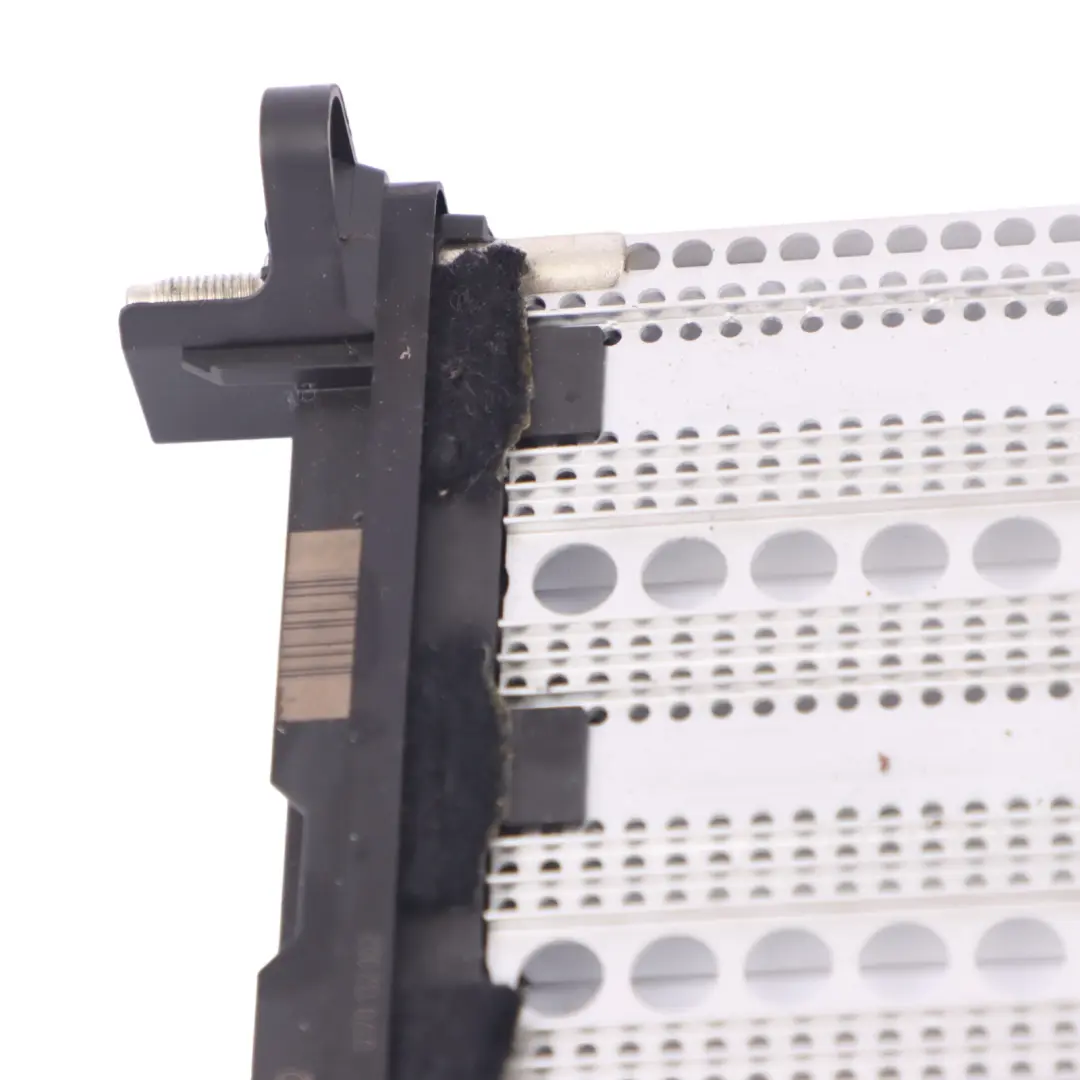 CLHA Elemento Matrice Riscaldatore per Audi A3 8V 1.6 TDI con numero di parte 5Q0963235 Audi A3 8V 1.6 TDI CLHA Elemento Matrice Riscaldatore - SKU 5Q0963235 - Numero di parte 5Q0963235