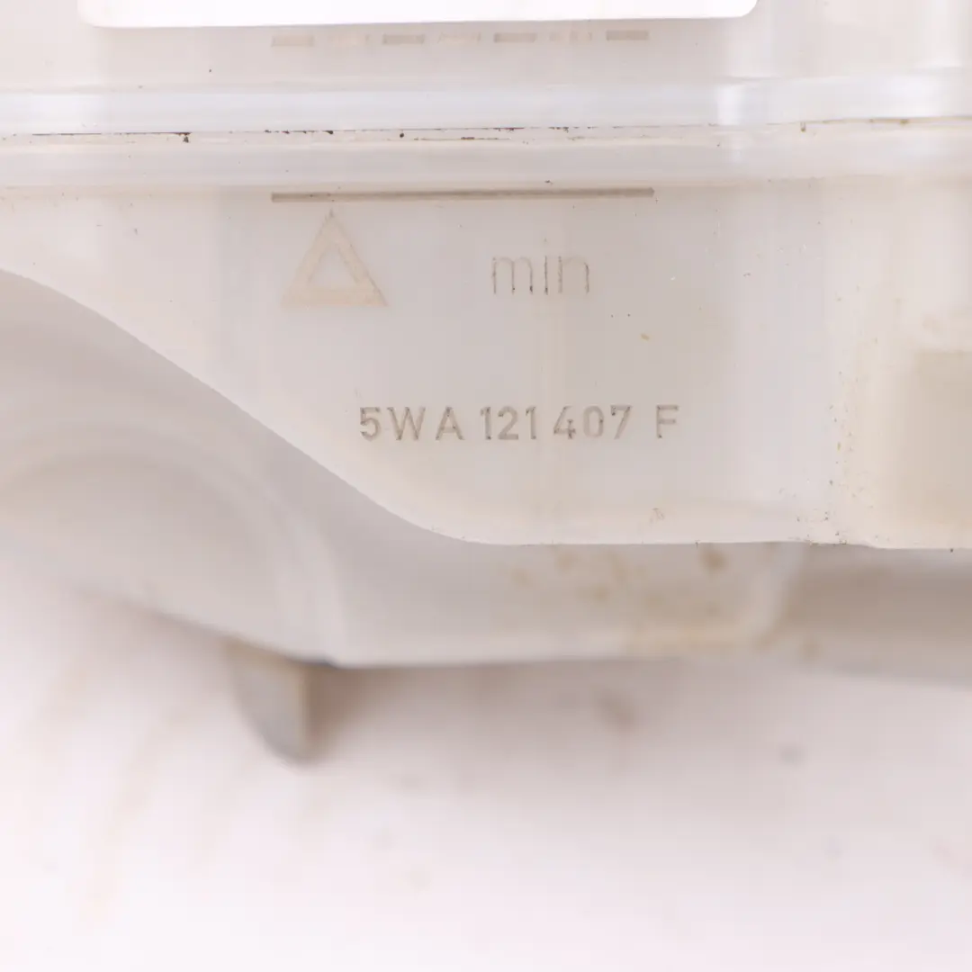 VW Golf VI Kühlmittelausdehnungs Behälter Flasche Flüssigkeitstank - SKU 5WA121407F - Teilenummer 5WA121407F