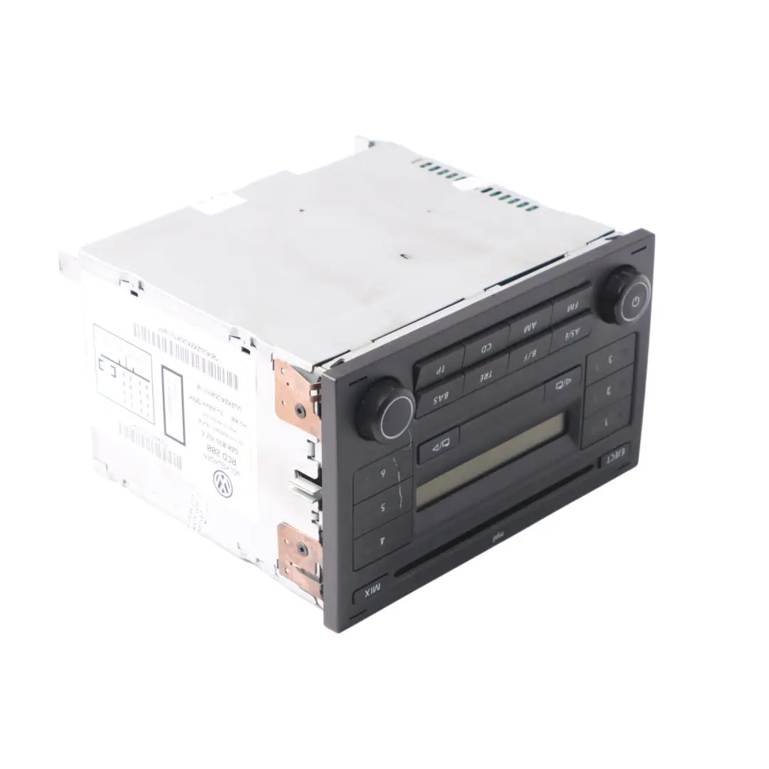 Stereo Radio CD Player MP3 Head Unit to Volkswagen Fox 5Z with Part number 5Z0035152E Volkswagen Fox 5Z Stereo Radio CD Player MP3 Head Unit - SKU 5Z0035152E - Part number 5Z0035152E