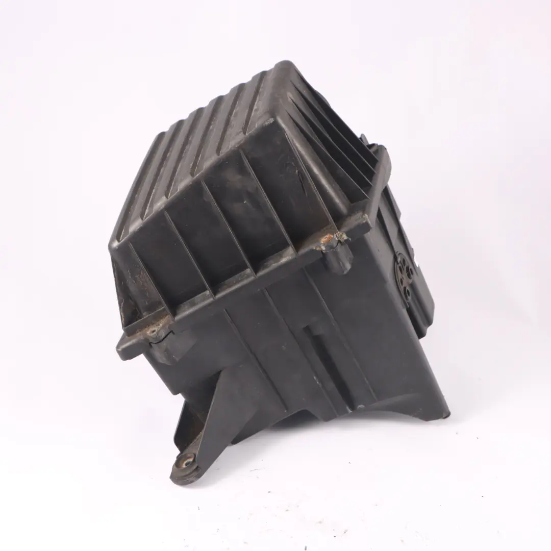 Boîtier de Filtre à Air Essence pour VW Volkswagen Fox 5Z à propos du numéro de pièce 5Z0129607F VW Volkswagen Fox 5Z Boîtier de Filtre à Air Essence - SKU 5Z0129607F - Numéro de pièce 5Z0129607F