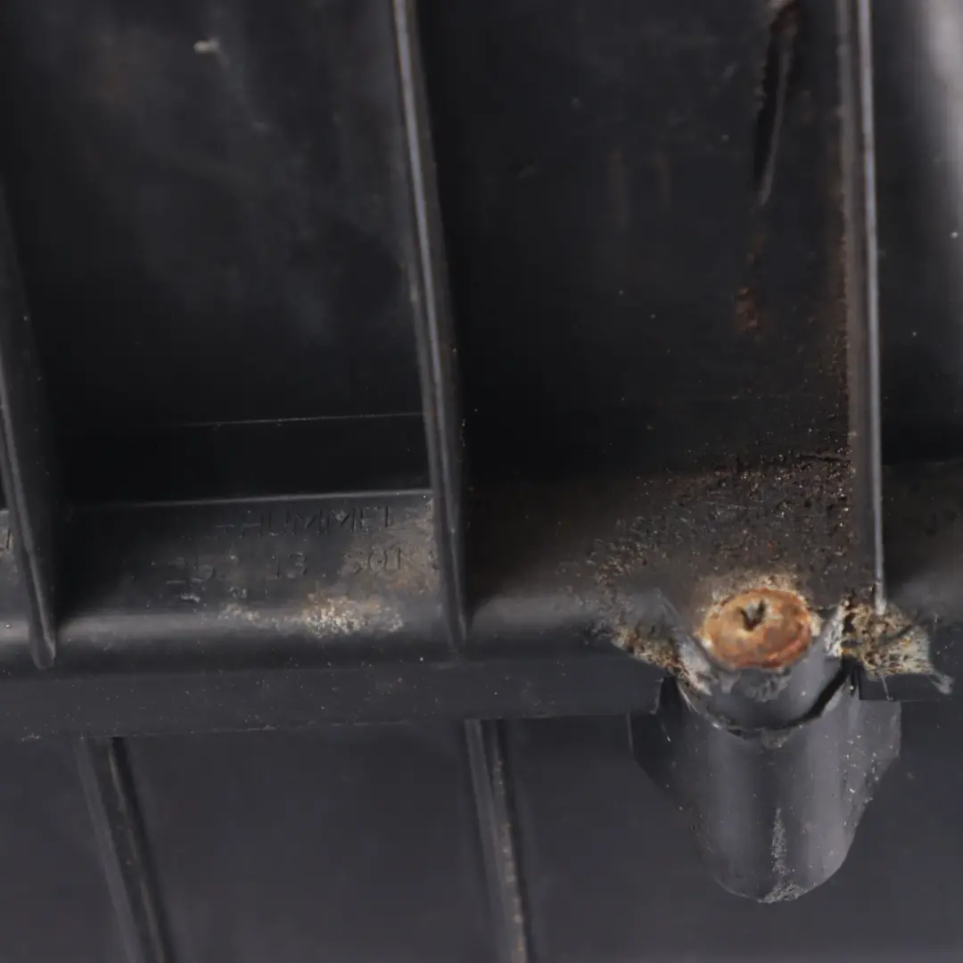 filtro Aria Scatola Unità Aria Benzina per VW Volkswagen Fox 5Z con numero di parte 5Z0129607F VW Volkswagen Fox 5Z filtro Aria Scatola Unità Aria Benzina - SKU 5Z0129607F - Numero di parte 5Z0129607F