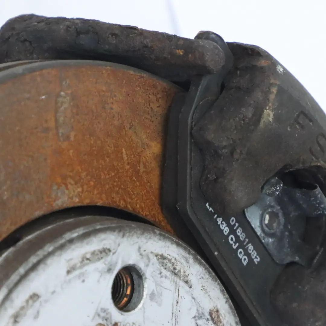 Volkswagen Fox 5Z Support de Roue Avant Droit Jambe de Suspension Moyeu - SKU 5Z0413031AB - Numéro de pièce 5Z0413031AB