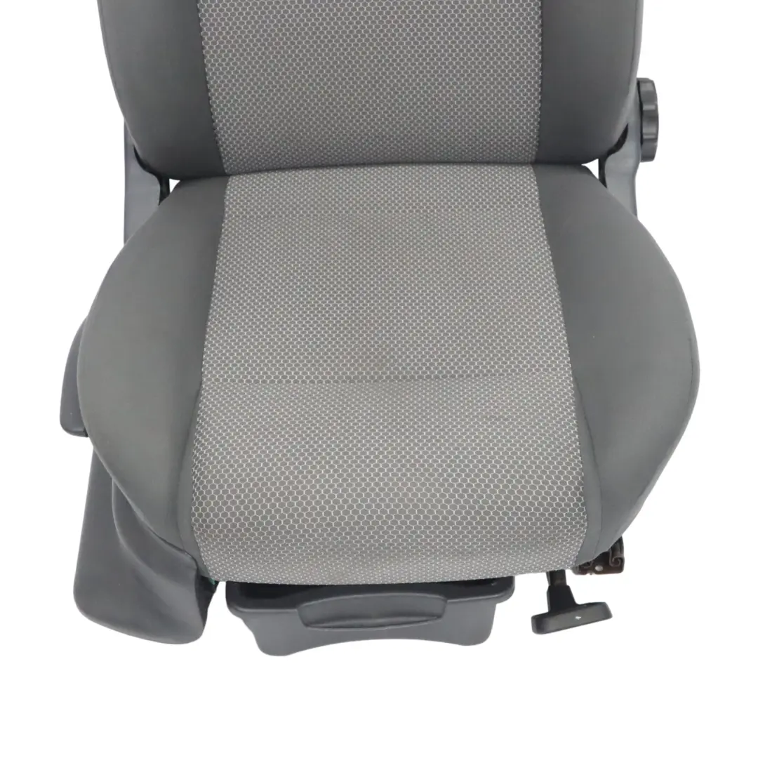 Volkswagen FOX 5Z Siège Avant Droit Tissu Intérieur Anthracite - SKU 5Z0881805R-2 - Numéro de pièce 5Z0881805R