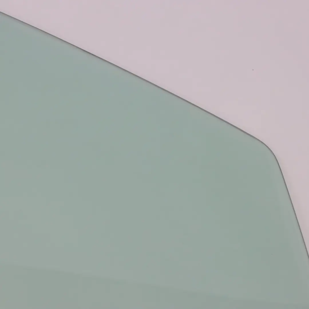 Szyba Drzwi Prawy Przód AS2 do Volkswagen VW Fox 5Z o numerze 5Z3845022B Volkswagen VW Fox 5Z Szyba Drzwi Prawy Przód AS2 - SKU 5Z3845022B - Numer Części 5Z3845022B