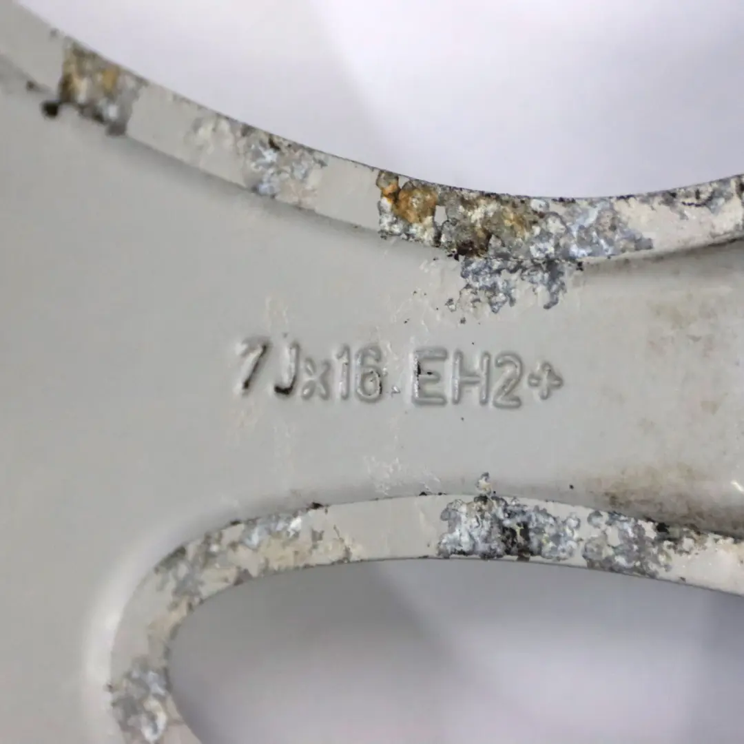 Alu Felge Alufelge 16" V-Speiche 255 ET:44 7J für BMW 1 er E82 E81 E87 E88 mit Teilenummer 6778218 BMW 1 er E82 E81 E87 E88 Alu Felge Alufelge 16" V-Speiche 255 ET:44 7J - SKU 6778218-2 - Teilenummer 6778218