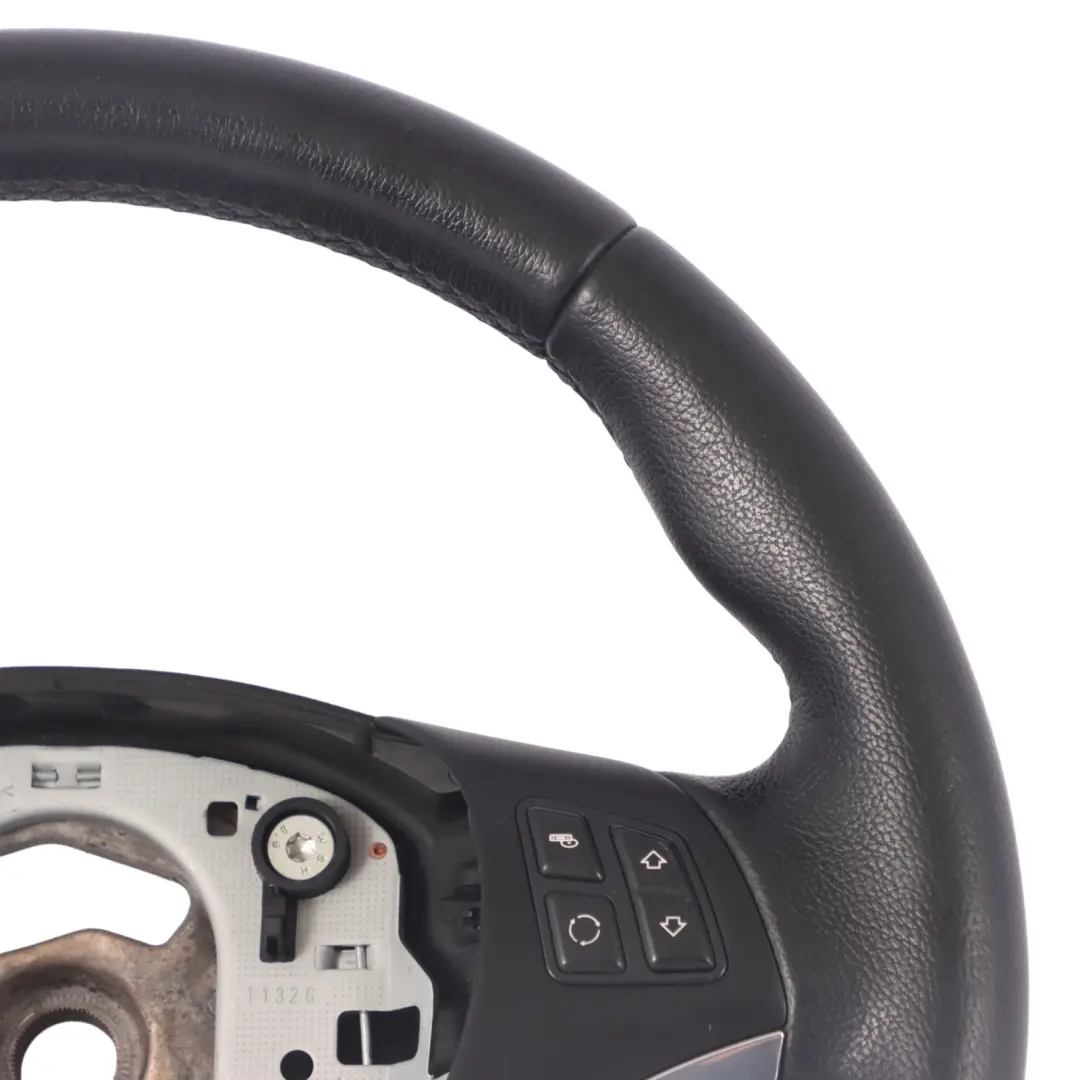 Calefactado Cuero Negro Sport Multifunción para Volante BMW E81 E87 E90 LCI E92 con número de pieza 6795571 Volante BMW E81 E87 E90 LCI E92 Calefactado Cuero Negro Sport Multifunción - SKU 6795571 - Número de pieza 6795571