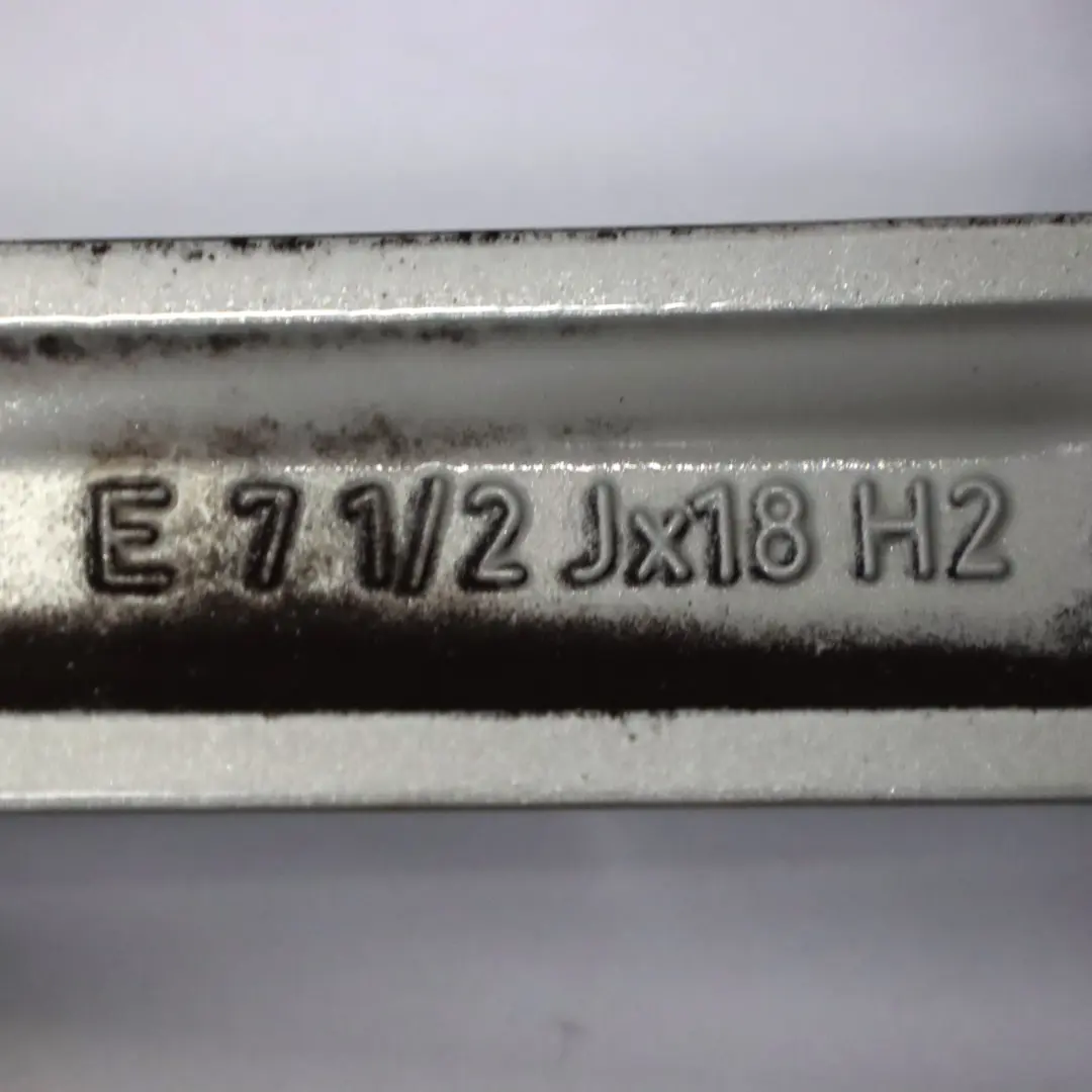 Par llantas Aleación Plata 18" 7,5J ET:51 para Mini Countryman F60 con número de pieza 6856032 Mini Countryman F60 Par llantas Aleación Plata 18" 7,5J ET:51 - SKU 6856032-2 - Número de pieza 6856032