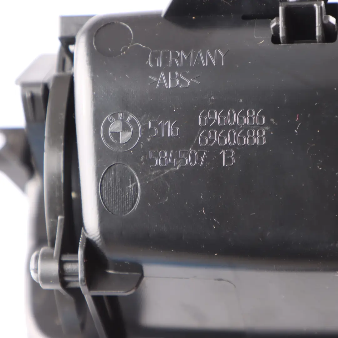 Cendrier Arrière Console Centrale Garniture Titan 6960686 pour BMW E92 E93 à propos du numéro de pièce 6960674 BMW E92 E93 Cendrier Arrière Console Centrale Garniture Titan 6960686 - SKU 6960674 - Numéro de pièce 6960674