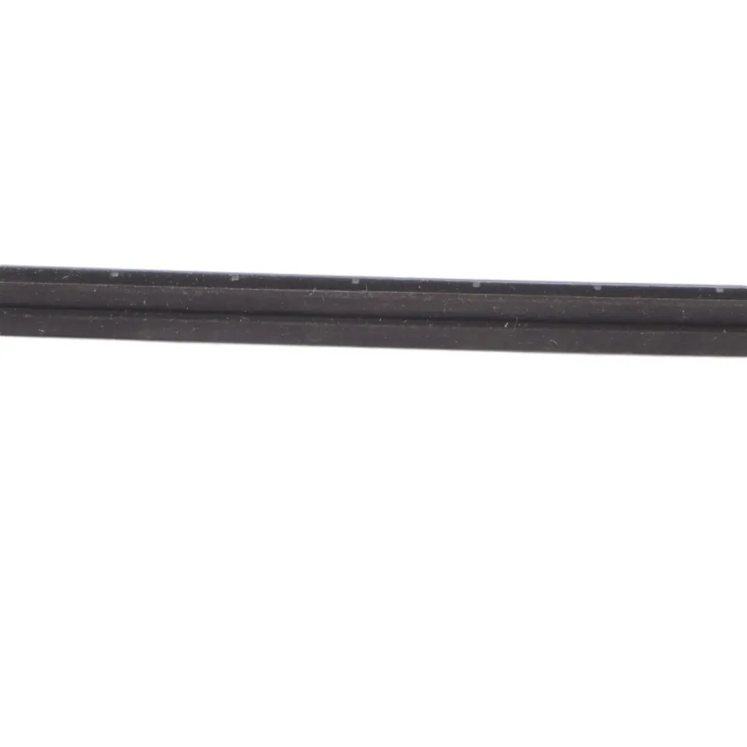 6J V 3D Junta Goma Interior Puerta Delantera Izquierda para Seat Ibiza con número de pieza 6J3837471B Seat Ibiza 6J V 3D Junta Goma Interior Puerta Delantera Izquierda - SKU 6J3837471B - Número de pieza 6J3837471B