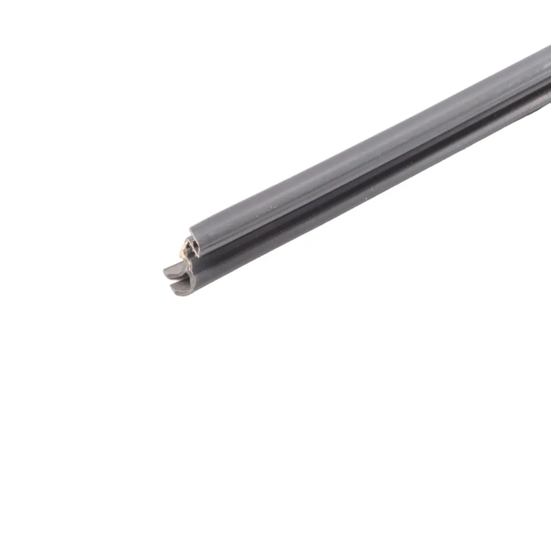 6J Front Door Gasket Rubber Right O/S Inner Seal to Seat IBIZA 3D with Part number 6J3837472B Seat IBIZA 3D 6J Front Door Gasket Rubber Right O/S Inner Seal - SKU 6J3837472B - Part number 6J3837472B