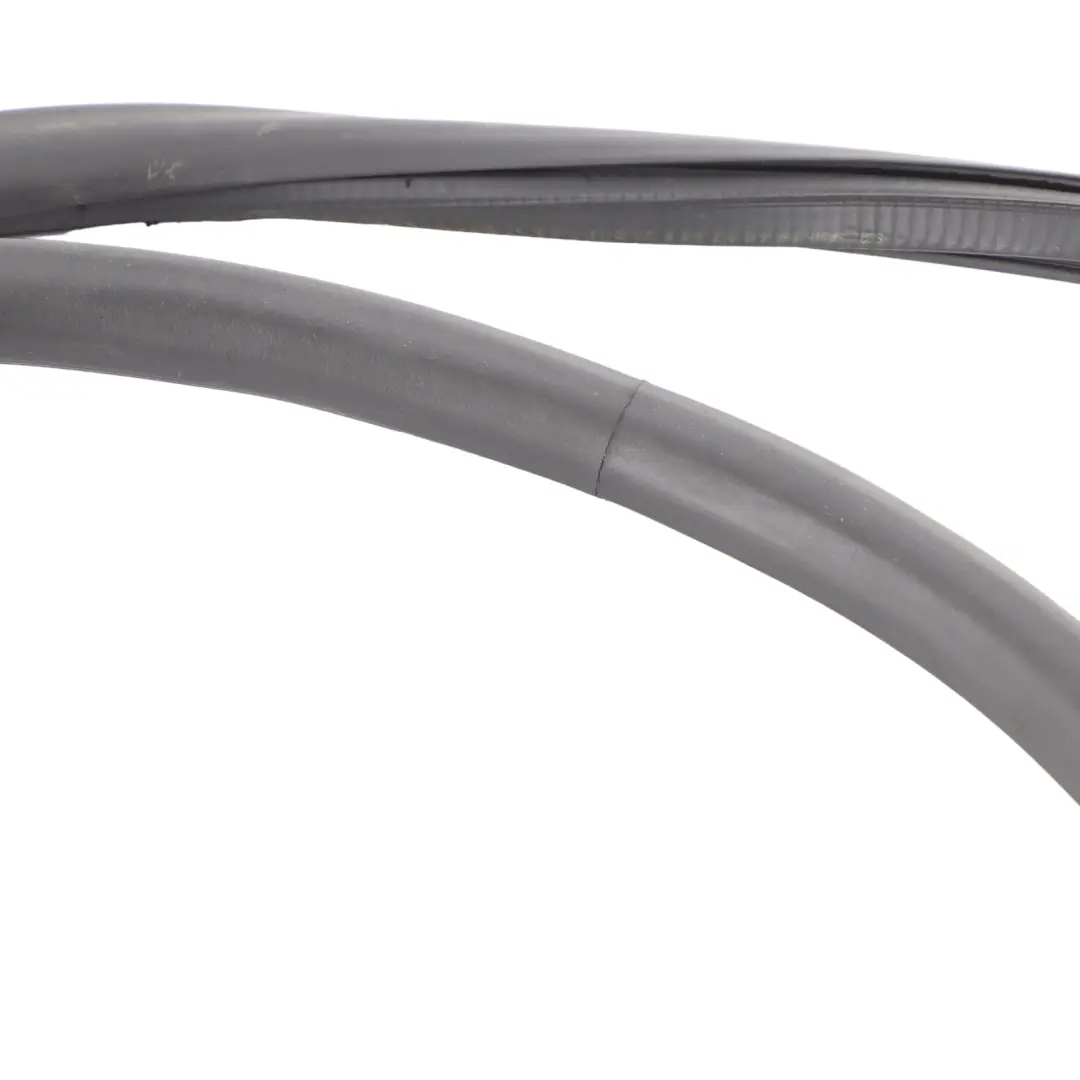 6J Guarnizione Porta Anteriore Destra Gomma per Seat Ibiza con numero di parte 6J3867366C Seat Ibiza 6J Guarnizione Porta Anteriore Destra Gomma - SKU 6J3867366C - Numero di parte 6J3867366C