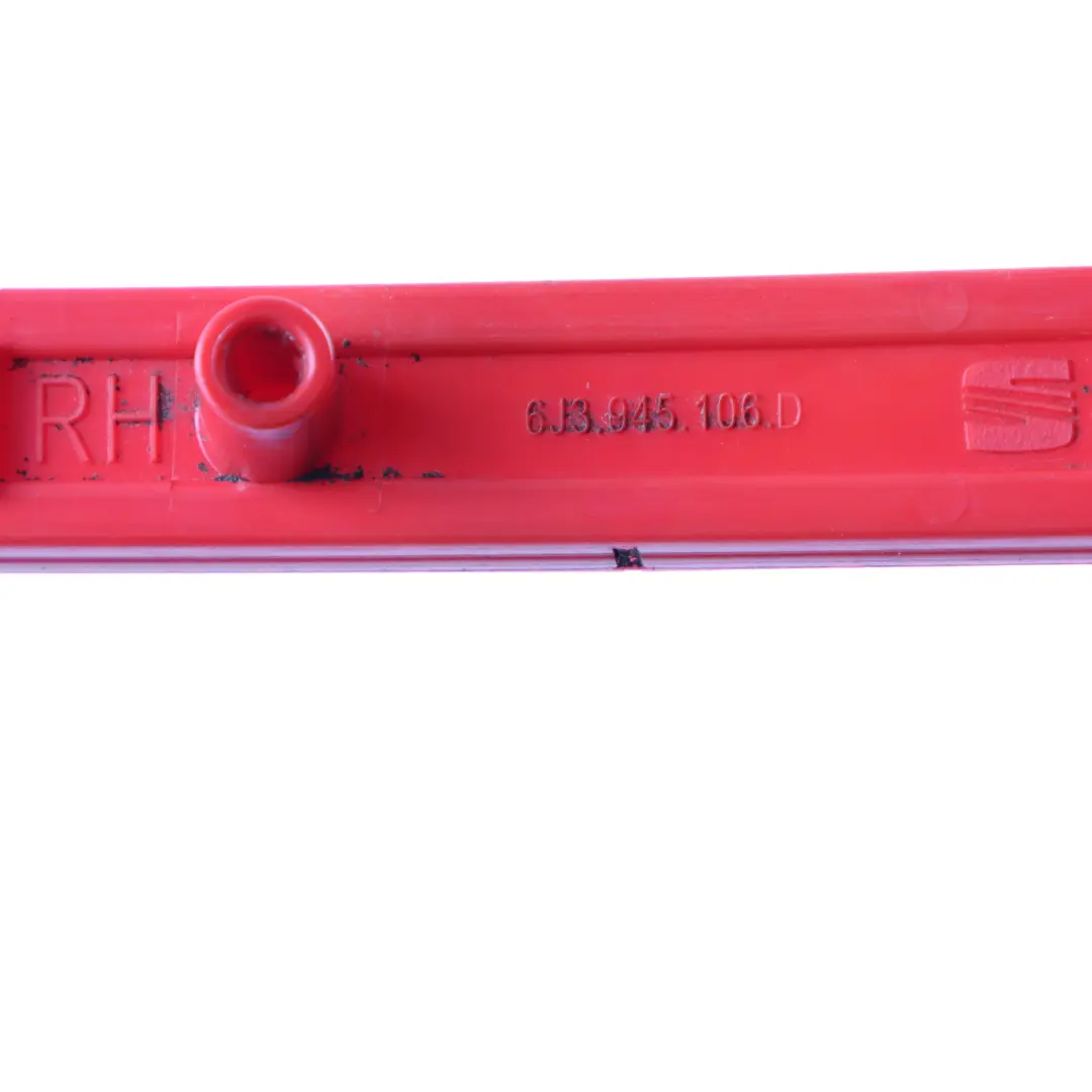 6J Odblask Zderzaka Prawy Tył Tylny do Seat Ibiza o numerze 6J3945106D Seat Ibiza 6J Odblask Zderzaka Prawy Tył Tylny - SKU 6J3945106D - Numer Części 6J3945106D