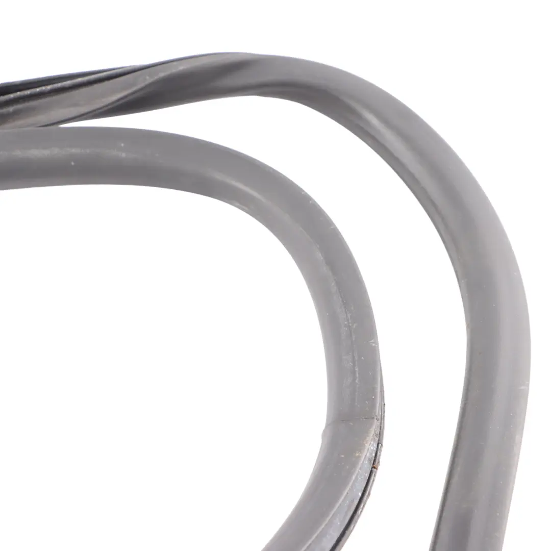 6J Guarnizione Porta Anteriore Sinistra Destra Paraurti per Seat Ibiza con numero di parte 6J4867365A Seat Ibiza 6J Guarnizione Porta Anteriore Sinistra Destra Paraurti - SKU 6J4867365A - Numero di parte 6J4867365A