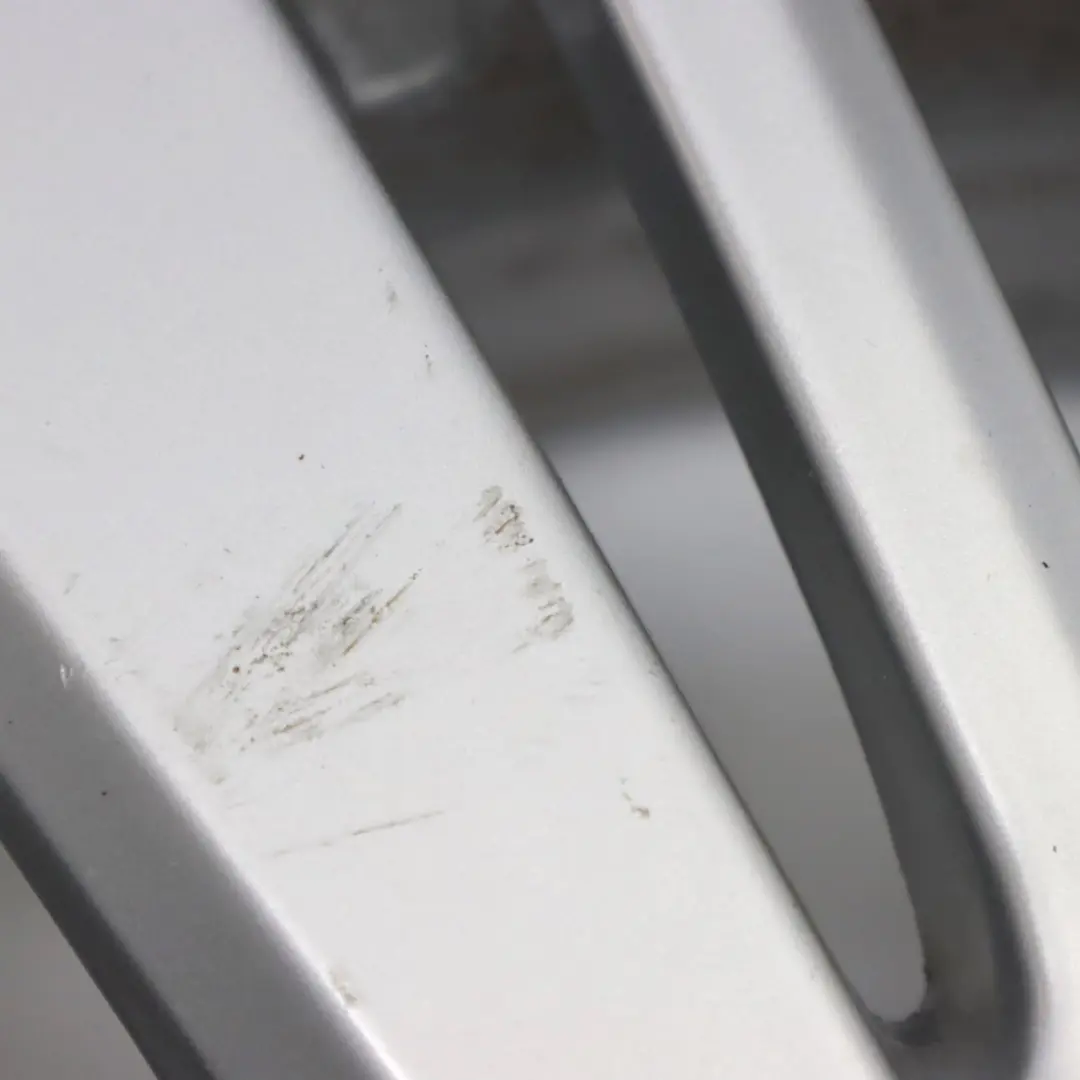 Felga Aluminiowa Srebrna 15" ET:40 6J do VW Volkswagen Polo 6 o numerze 6R060025AC VW Volkswagen Polo 6 Felga Aluminiowa Srebrna 15" ET:40 6J - SKU 6R060025AC-1 - Numer Części 6R060025AC