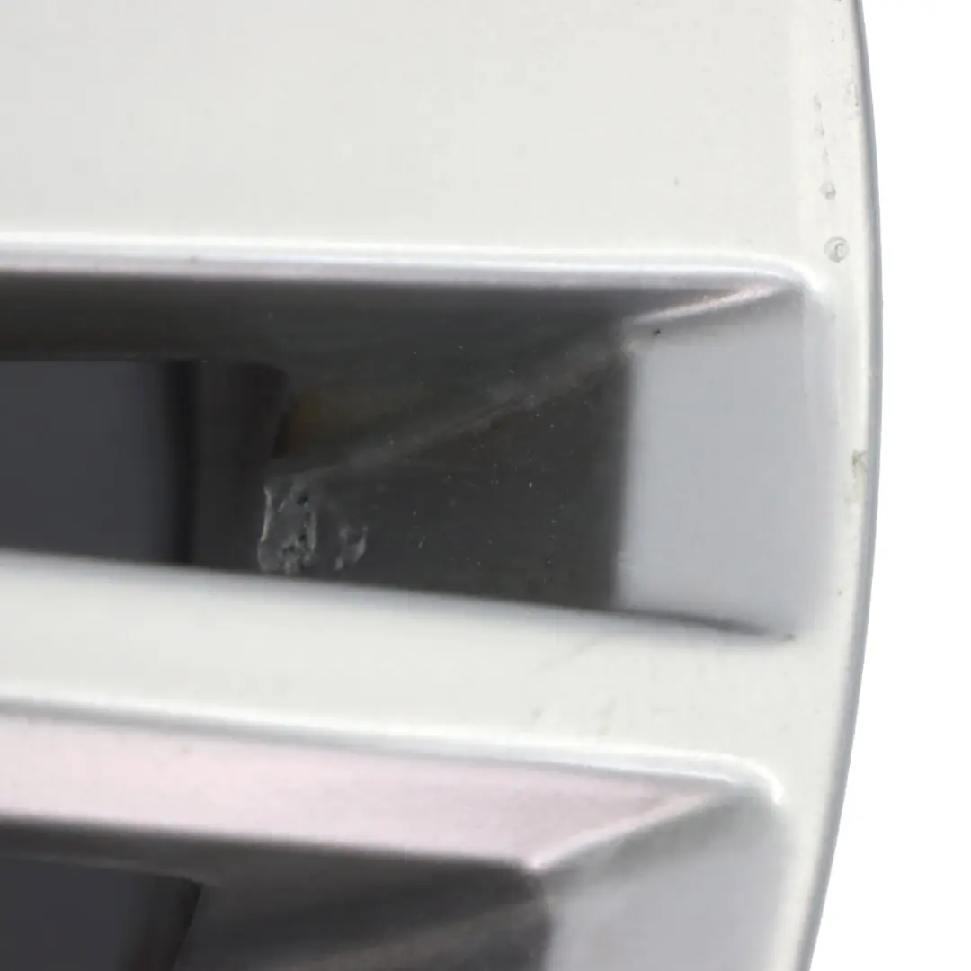 Cerchio in lega argento 15" ET:40 6J per VW Volkswagen Polo 6 con numero di parte 6R060025AC VW Volkswagen Polo 6 Cerchio in lega argento 15" ET:40 6J - SKU 6R060025AC-1 - Numero di parte 6R060025AC