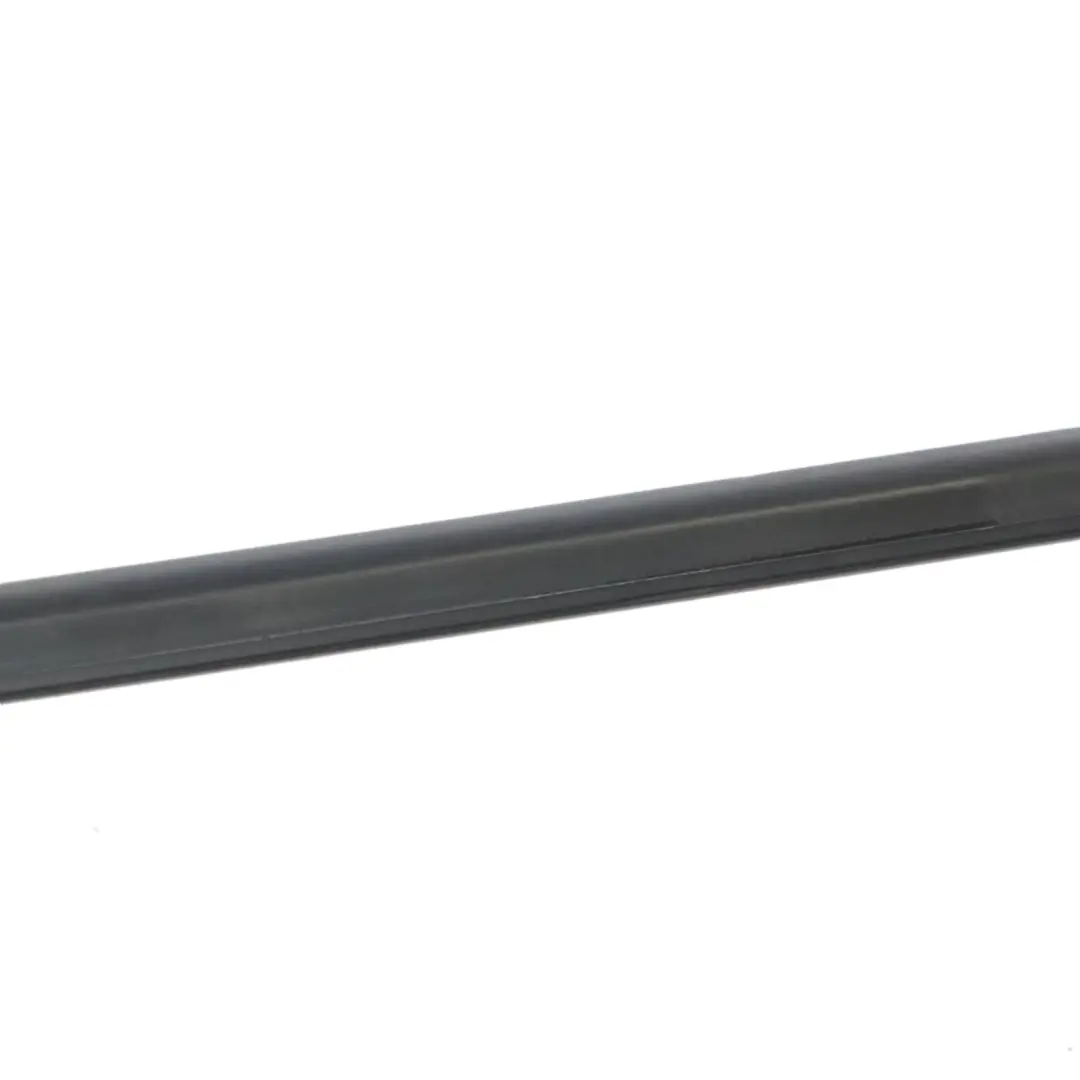 Moldura Ventana Puerta Delantera Derecha para Volkswagen Polo 6R con número de pieza 6R3837478A Volkswagen Polo 6R Moldura Ventana Puerta Delantera Derecha - SKU 6R3837478A - Número de pieza 6R3837478A