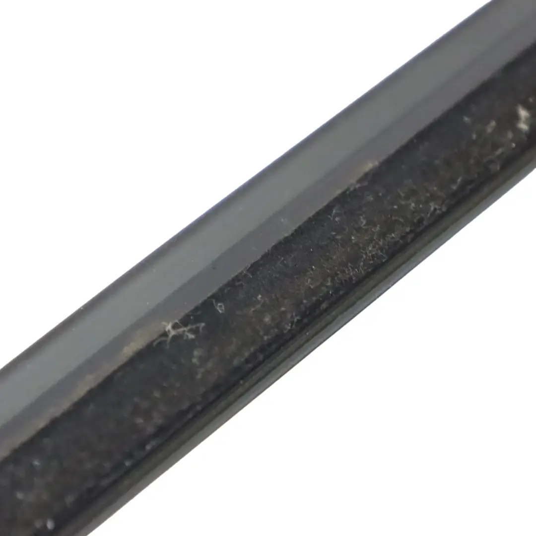 Baguette Fenêtre Porte Moulure Avant Droite pour Volkswagen Polo 6R à propos du numéro de pièce 6R3837478A Volkswagen Polo 6R Baguette Fenêtre Porte Moulure Avant Droite - SKU 6R3837478A - Numéro de pièce 6R3837478A