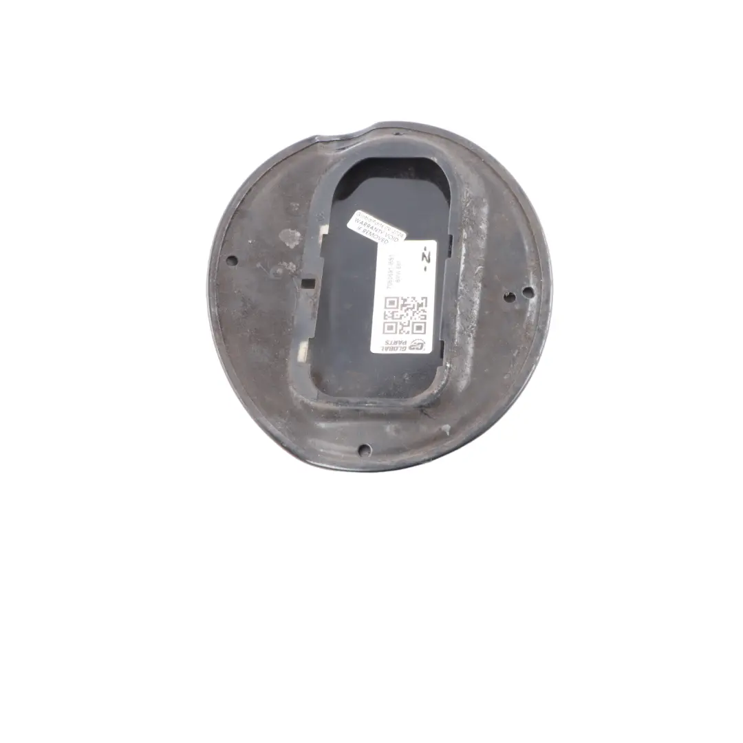 Coperchio sportello riempimento carburante Black Sapphire Metallic per BMW E87 LCI con numero di parte 7060691 BMW E87 LCI Coperchio sportello riempimento carburante Black Sapphire Metallic - SKU 7060691-BS1 - Numero di parte 7060691