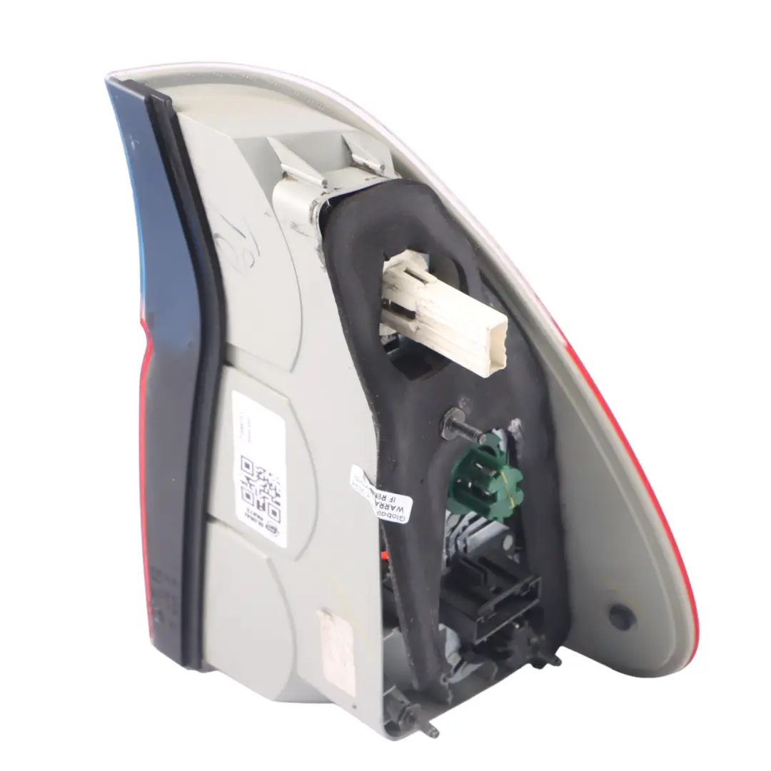 Lampe d'éclairage du panneau latéral arrière gauche Blanc pour BMW X5 E53 à propos du numéro de pièce 7164475 BMW X5 E53 Lampe d'éclairage du panneau latéral arrière gauche Blanc - SKU 7164475-1 - Numéro de pièce 7164475