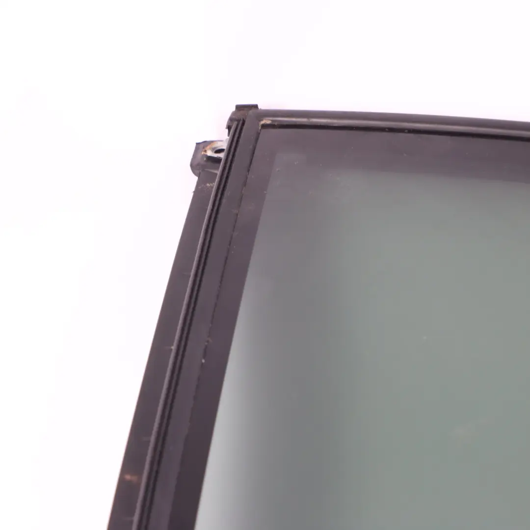 Puerta Trasera Cuarto Ventana Izquierda Vidrio SSG Verde para BMW F02 con número de pieza 7177851 BMW F02 Puerta Trasera Cuarto Ventana Izquierda Vidrio SSG Verde - SKU 7177851 - Número de pieza 7177851