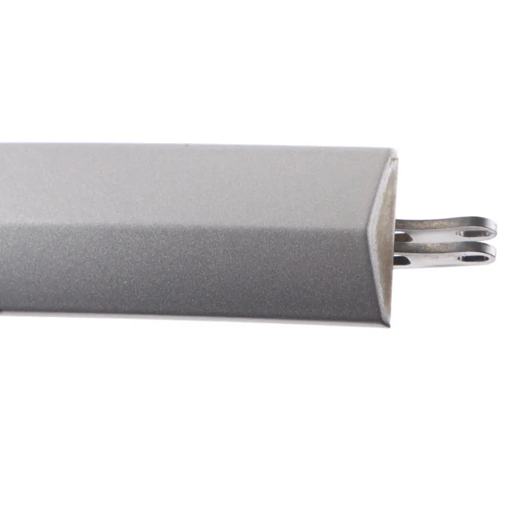 Molding Copertura cerniera tetto sinistra Grigio Spacegrau A52 per BMW E93 Cabrio con numero di parte 7184047 BMW E93 Cabrio Molding Copertura cerniera tetto sinistra Grigio Spacegrau A52 - SKU 7184047-SCG2 - Numero di parte 7184047