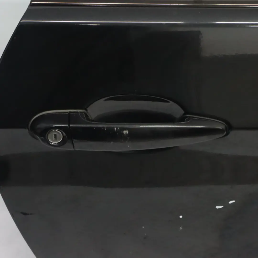 Tür Vorne Rechts Black Sapphire Schwarz Metallic - 475 für BMW E92 E93 mit Teilenummer 7200570 BMW E92 E93 Tür Vorne Rechts Black Sapphire Schwarz Metallic - 475 - SKU 7200570-BS - Teilenummer 7200570