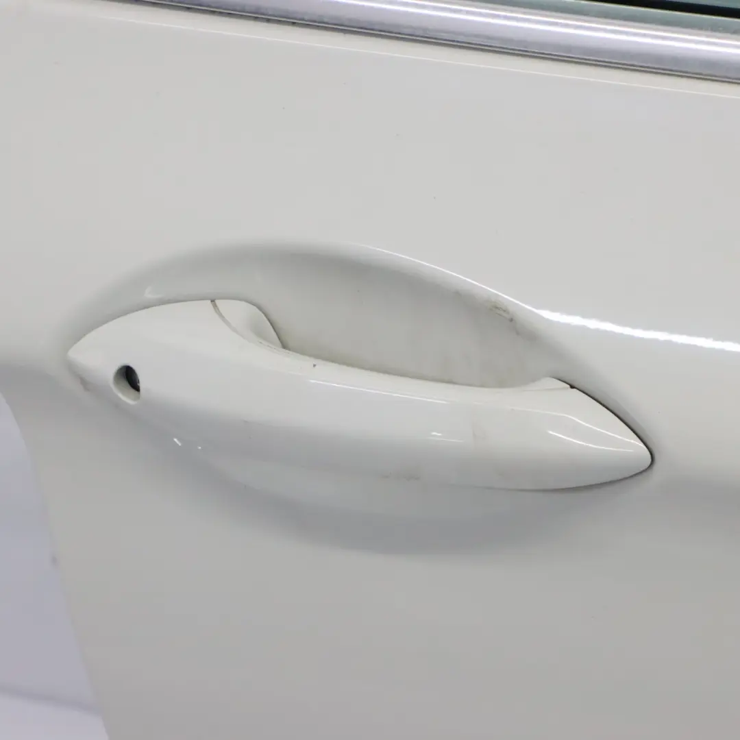 Porta Anteriore Destra F11 Alpinweiss Alpine White 3 - 300 per BMW F10 con numero di parte 7206108 BMW F10 Porta Anteriore Destra F11 Alpinweiss Alpine White 3 - 300 - SKU 7206108-AW3 - Numero di parte 7206108