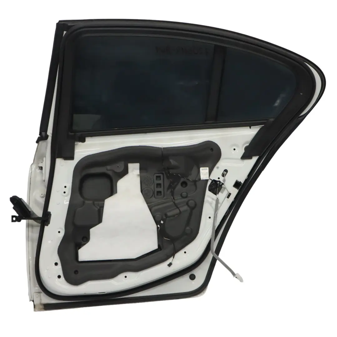 Puerta Trasera Derecha Alpinweiss Alpine White - 300 para BMW F10 con número de pieza 7206114 BMW F10 Puerta Trasera Derecha Alpinweiss Alpine White - 300 - SKU 7206114-AW1 - Número de pieza 7206114