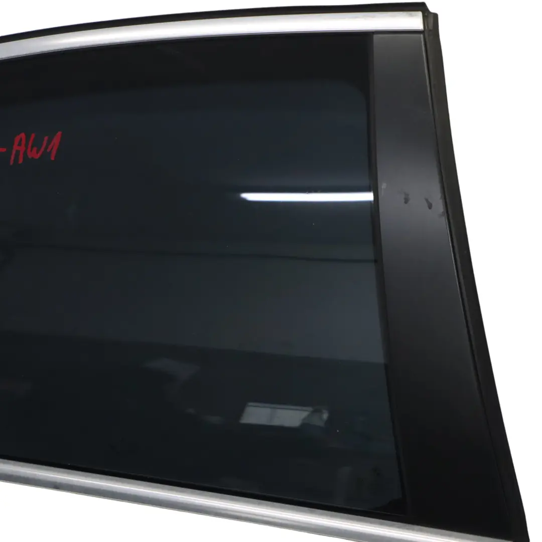 Puerta Trasera Derecha Alpinweiss Alpine White - 300 para BMW F10 con número de pieza 7206114 BMW F10 Puerta Trasera Derecha Alpinweiss Alpine White - 300 - SKU 7206114-AW1 - Número de pieza 7206114