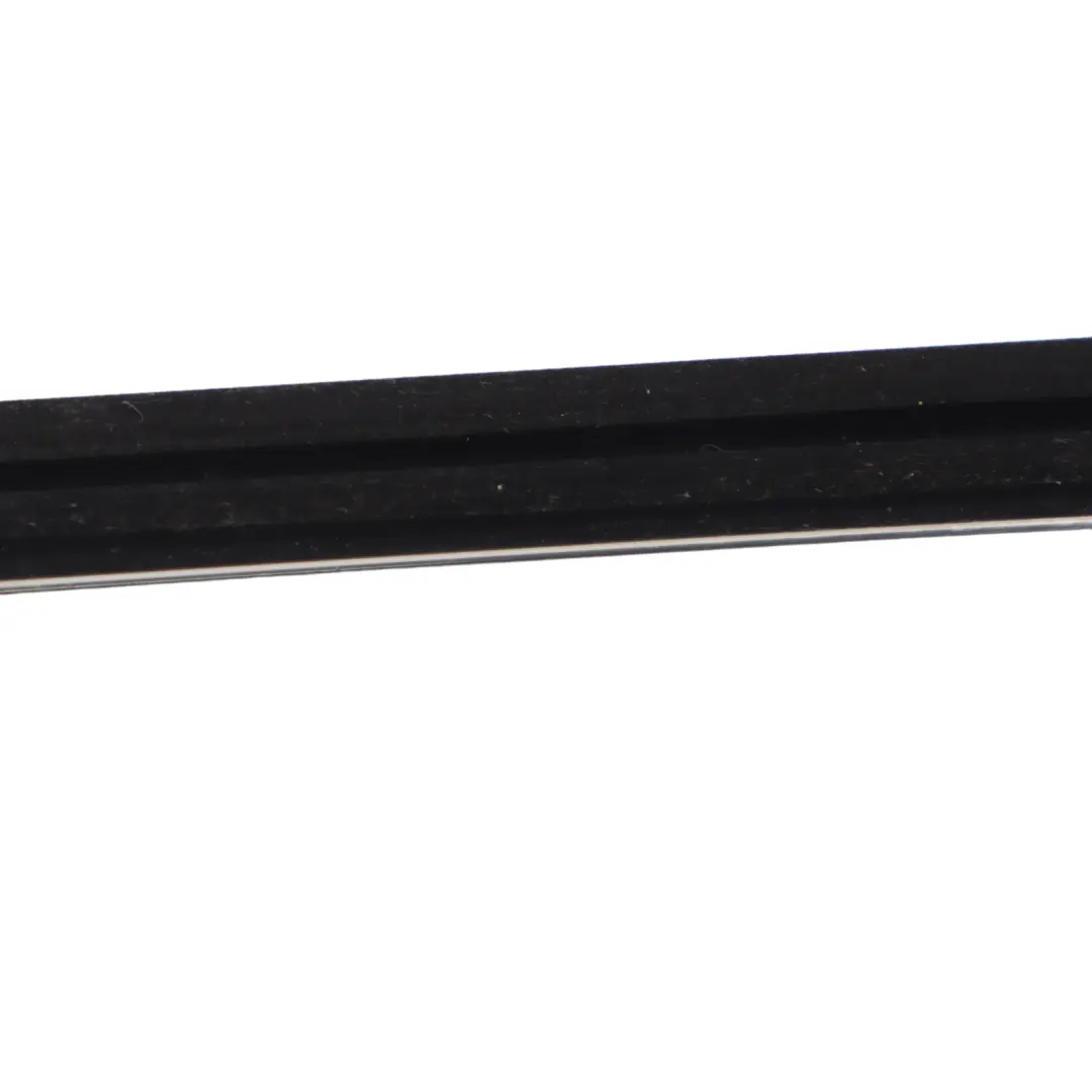 Porta Canale Striscia Finestra Posteriore Sinistra per BMW F02 con numero di parte 7206451 BMW F02 Porta Canale Striscia Finestra Posteriore Sinistra - SKU 7206451 - Numero di parte 7206451