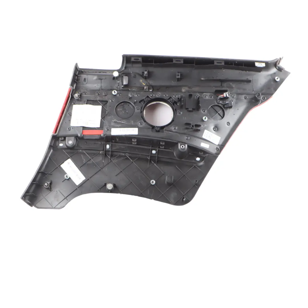 Copertura Laterale Posteriore Sinistra Fodera Pannello Pelle Rossa per BMW E92 con numero di parte 7218825 BMW E92 Copertura Laterale Posteriore Sinistra Fodera Pannello Pelle Rossa - SKU 7218825 - Numero di parte 7218825