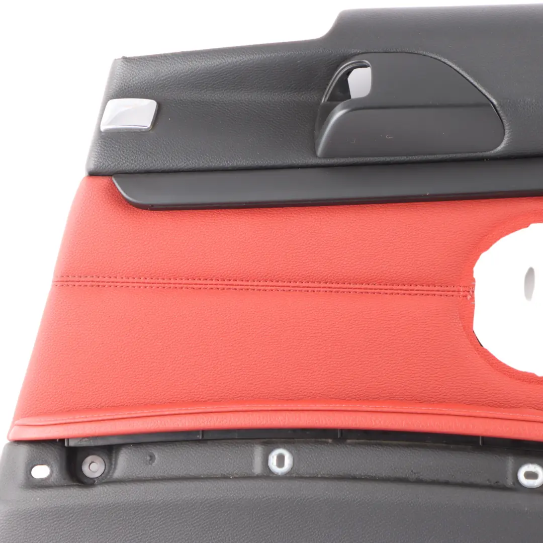Copertura Laterale Posteriore Destra Pannello Rivestimento Pelle Rossa per BMW E92 con numero di parte 7218826 BMW E92 Copertura Laterale Posteriore Destra Pannello Rivestimento Pelle Rossa - SKU 7218826 - Numero di parte 7218826