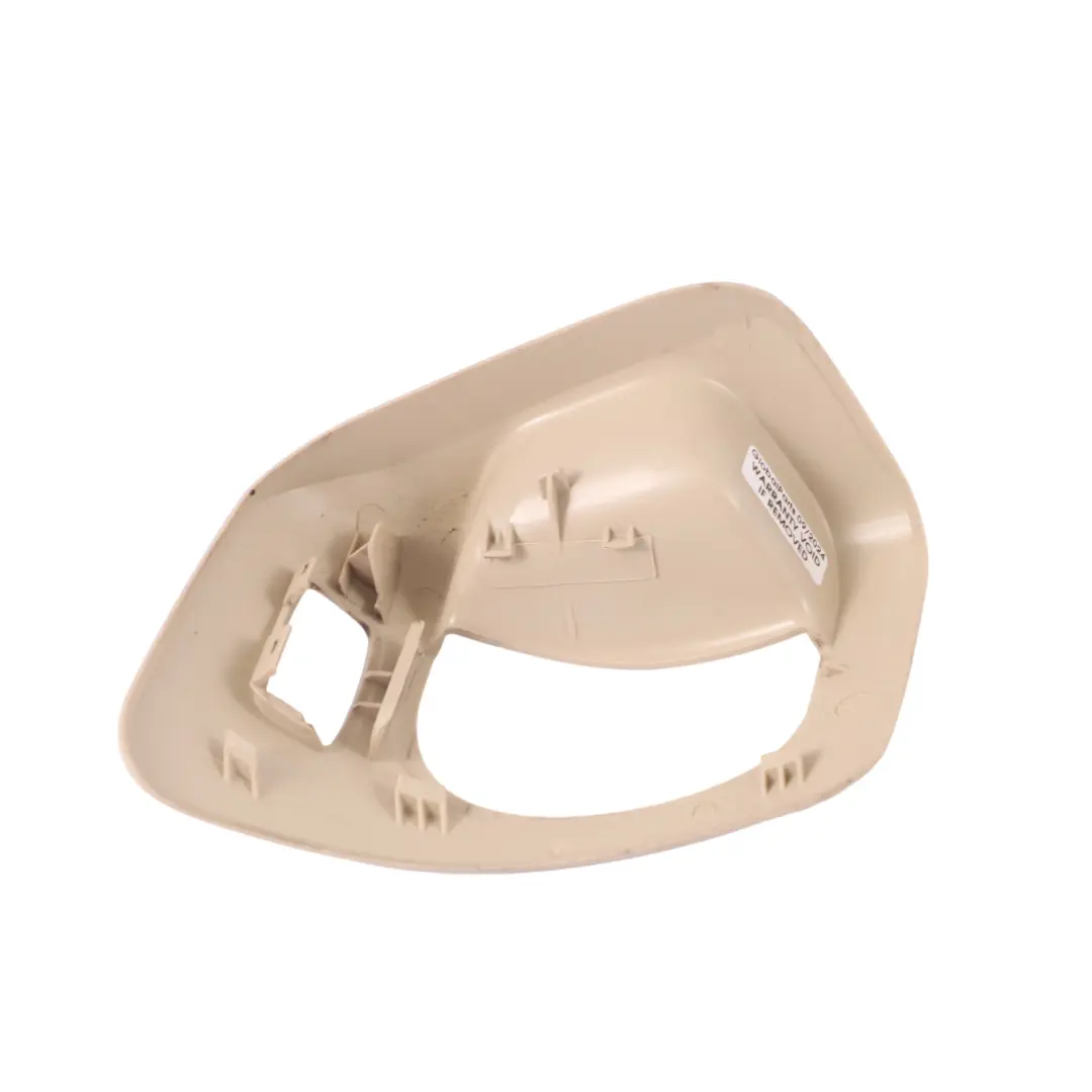 Rivestimento del coperchio del sedile sinistro N/S Cream Oyster per BMW E92 con numero di parte 7262797 BMW E92 Rivestimento del coperchio del sedile sinistro N/S Cream Oyster - SKU 7262797 - Numero di parte 7262797