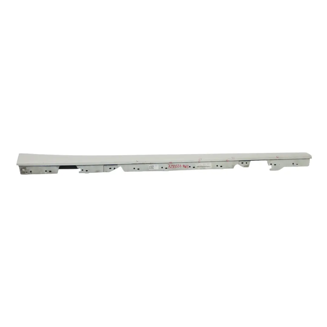 Sill Strip Faldon Lateral Derecho Panel Alpinweiss Alpine White - 300 para BMW F20 con número de pieza 7293554 BMW F20 Sill Strip Faldon Lateral Derecho Panel Alpinweiss Alpine White - 300 - SKU 7293554-AW3 - Número de pieza 7293554
