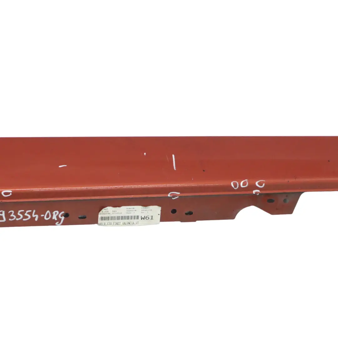 Striscia Davanzale Gonna Laterale Destra Pannello Valencia Orange - B44 per BMW F20 con numero di parte 7293554 BMW F20 Striscia Davanzale Gonna Laterale Destra Pannello Valencia Orange - B44 - SKU 7293554-ORG - Numero di parte 7293554