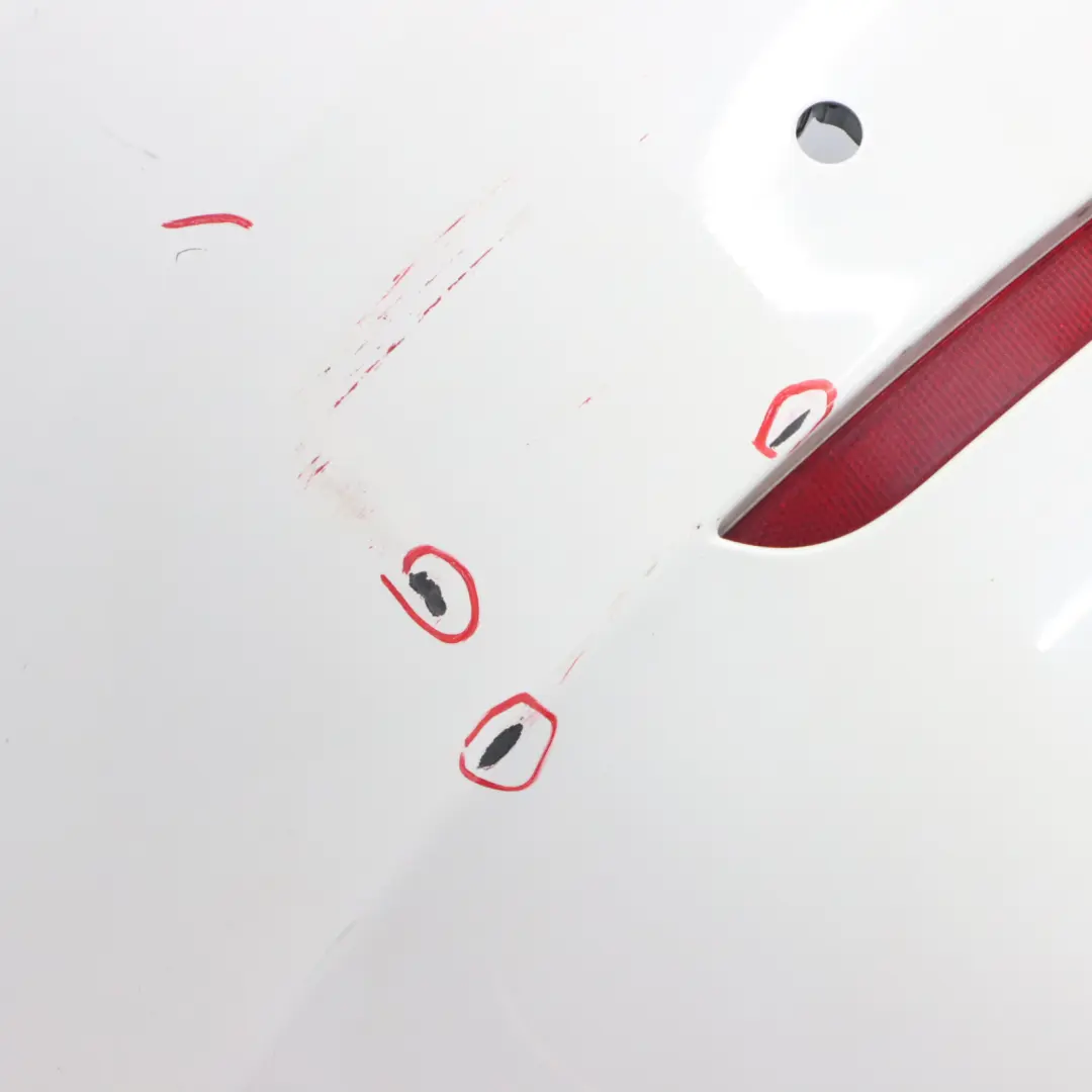 Zderzak Tylny Tył Alpinweiss 3 Biały - 300 do BMW F10 LCI o numerze 7332764 BMW F10 LCI Zderzak Tylny Tył Alpinweiss 3 Biały - 300 - SKU 7332764-AW - Numer Części 7332764