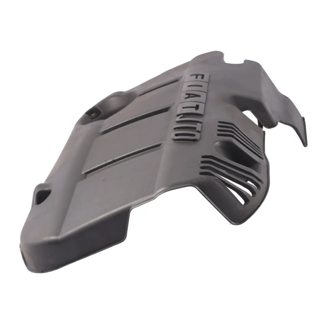 Pannello Rivestimento Coperchio Superiore Motore per Fiat Doblo 1.9 JTD con numero di parte 735315731 Fiat Doblo 1.9 JTD Pannello Rivestimento Coperchio Superiore Motore - SKU 735315731 - Numero di parte 735315731