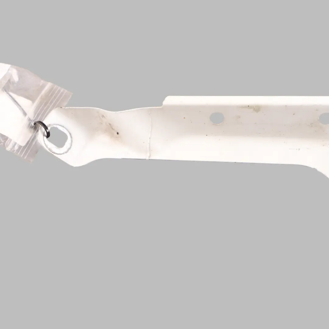 Wing Bracket Holder Front Right O/S Alpinweiss - 303 to BMW F45 F46 Active with Part number 7408662 BMW F45 F46 Active Wing Bracket Holder Front Right O/S Alpinweiss - 303 - SKU 7408662-AW - Part number 7408662