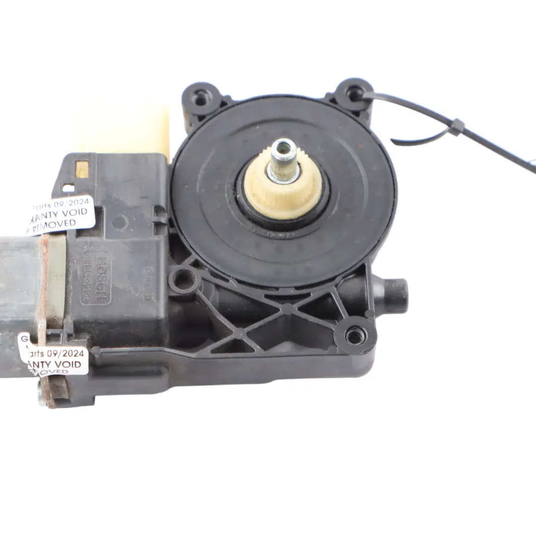 Window Lifter Motor Front Right O/S Regulator Drive Actuator to Mini F60 with Part number 7413050 Mini F60 Window Lifter Motor Front Right O/S Regulator Drive Actuator - SKU 7413050 - Part number 7413050