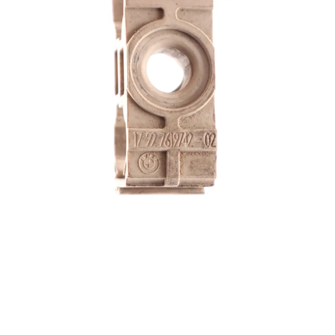 Pipe Clip BMW F10 F11 F12 F13 X5 F15 Transmission Oil Coolant Pipe Clamp to with Part number 7619742 Pipe Clip BMW F10 F11 F12 F13 X5 F15 Transmission Oil Coolant Pipe Clamp - SKU 7619742 - Part number 7619742