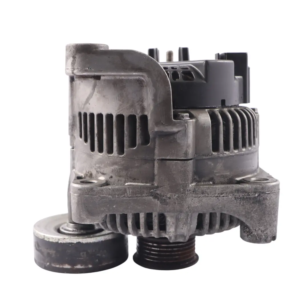 Alternatore Compatto Valeo 170A per BMW E60 E61 E65 con numero di parte 7792072 BMW E60 E61 E65 Alternatore Compatto Valeo 170A - SKU 7792072-1 - Numero di parte 7792072