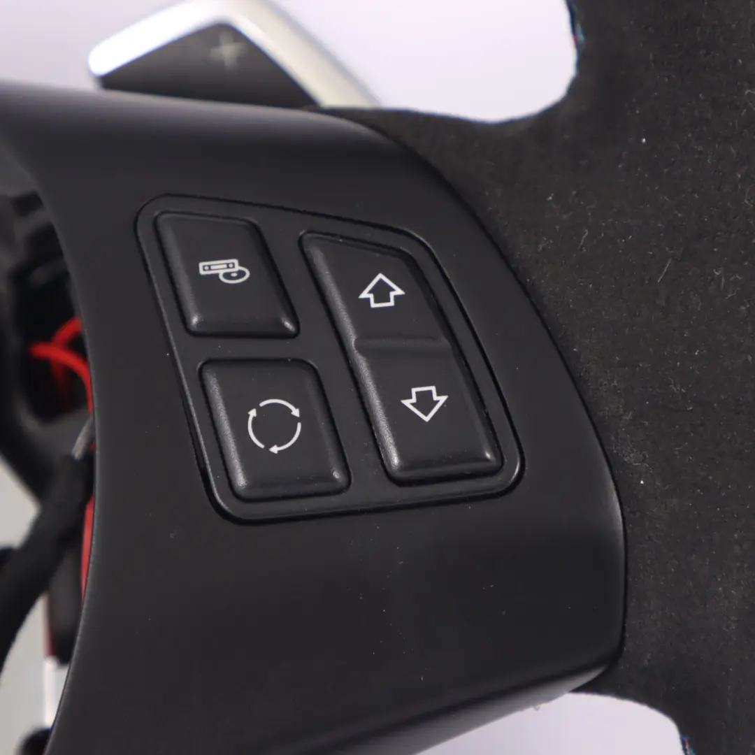 NUEVO Cuero Alcantara M Sport Grueso para Volante BMW E81 E87 E90 E91 E92 con número de pieza 7839115 Volante BMW E81 E87 E90 E91 E92 NUEVO Cuero Alcantara M Sport Grueso - SKU 7839115-8 - Número de pieza 7839115