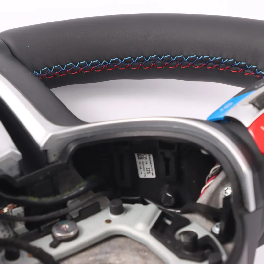 NUOVO NERO Pelle M Sport Riscaldato per Volante BMW F80 M3 F82 F83 M4 F87 M2 con numero di parte 7847607 Volante BMW F80 M3 F82 F83 M4 F87 M2 NUOVO NERO Pelle M Sport Riscaldato - SKU 7847607-2 - Numero di parte 7847607